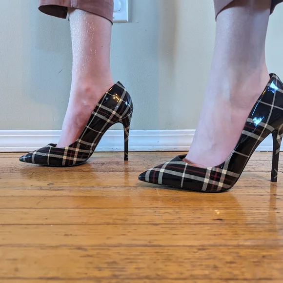 Heels - Picture 8 of 9